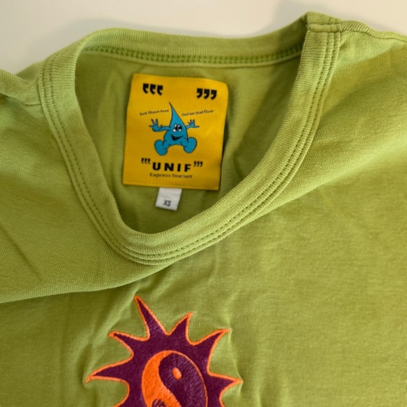 UNIF Lime Green Cropped Tee with Sun Heart Graphic - Picture 5 of 7
